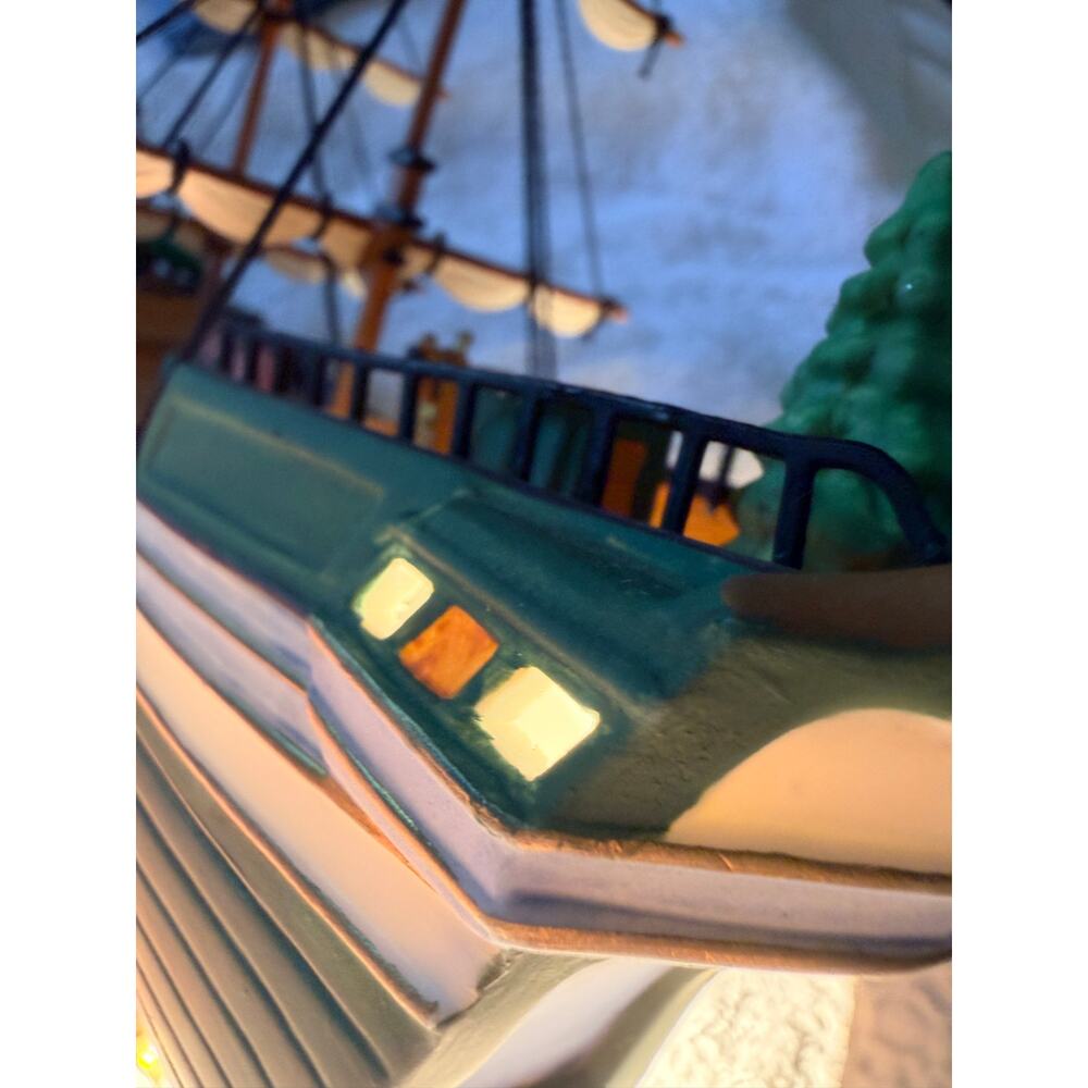 Dept 56 Heritage Village Snow Village The Emily Louise Ship Dock Lighted Set - Picture 16 of 16